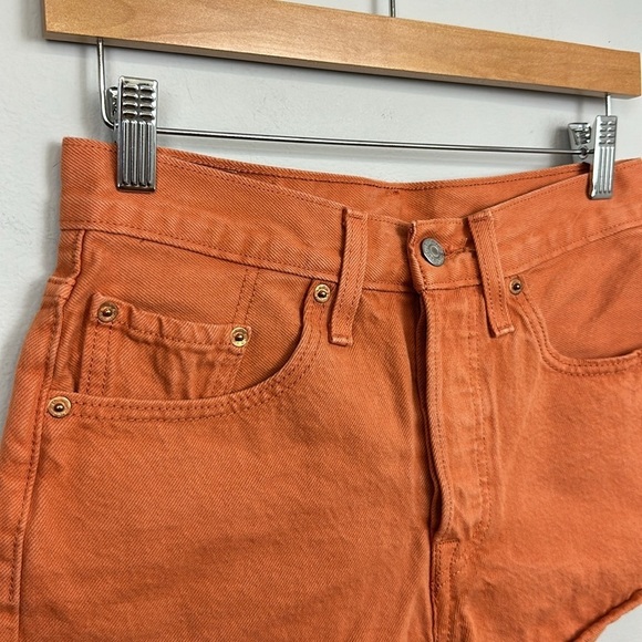 Levi's® Premium 501® High Rise Women’s Colored Denim Shorts in Leaf Orange Sz 26 - Picture 6 of 12